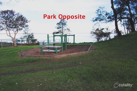 Property photo of 2 Cadonia Road Tuggerawong NSW 2259