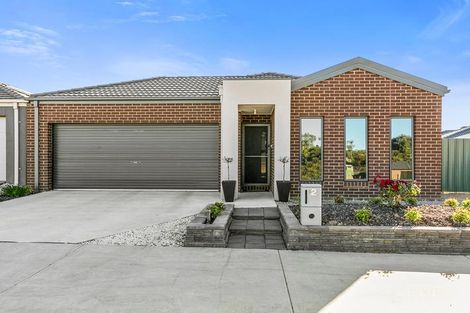 2 Gladeville Dr, Eaglehawk, VIC 3556