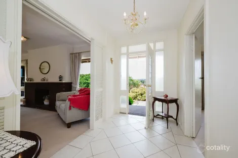 Property photo of 10 Pollock Crescent Clare SA 5453