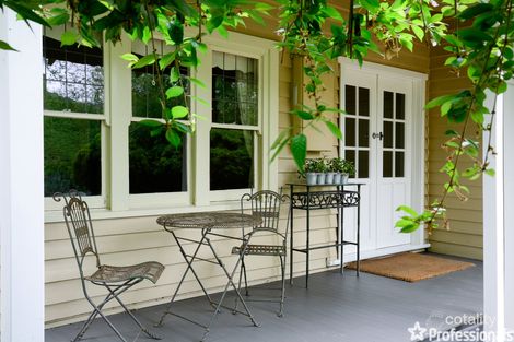 Property photo of 2 Balmoral Avenue Wesburn VIC 3799