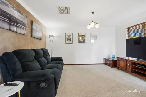Property photo of 5 Milton Court Beldon WA 6027