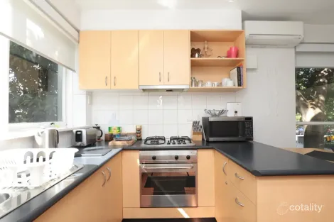 16/4 Wando Gr, St Kilda East, VIC 3183