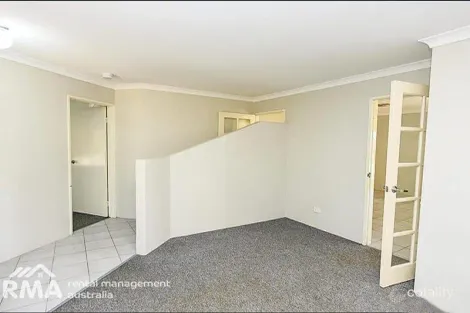 Property photo of 21 La Estrada Way Port Kennedy WA 6172