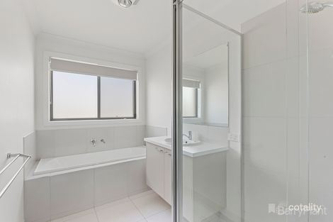 Property photo of 2/21 Heinz Street White Hills VIC 3550