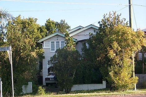 98 Beatrice St, Bardon, QLD 4065