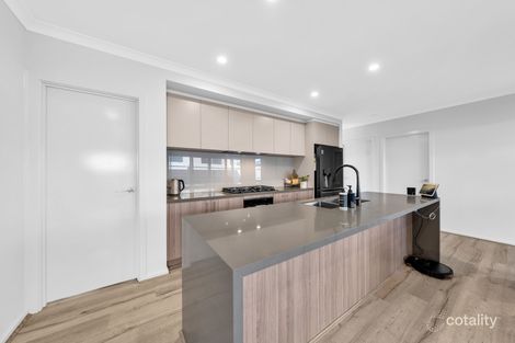 Property photo of 46 Garrard Crescent Clyde VIC 3978
