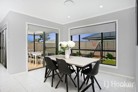Property photo of 167 Hampshire Boulevard Spring Farm NSW 2570