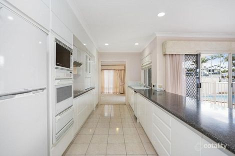 Property photo of 6 Martinique Way Clear Island Waters QLD 4226