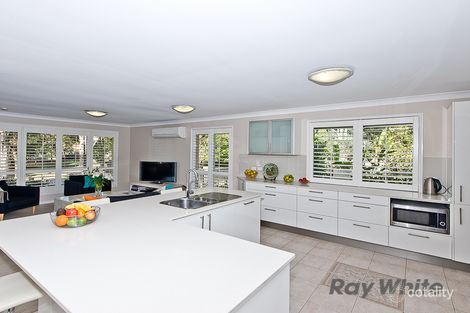 Property photo of 15 Cotswold Place Bridgeman Downs QLD 4035