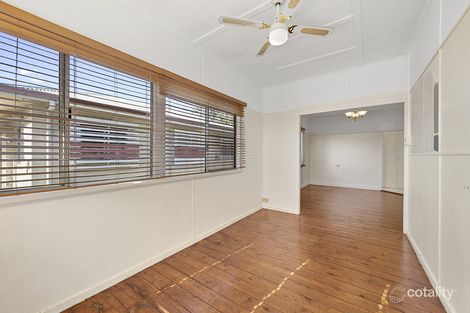 Property photo of 16 Weetwood Street Newtown QLD 4350
