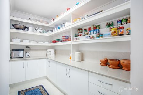 Property photo of 27 Daintree Drive Bushland Beach QLD 4818