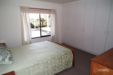 Property photo of 8 Chilvers Place Griffith NSW 2680