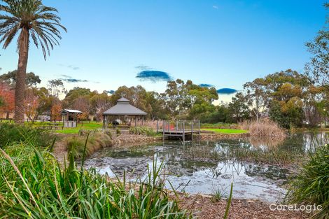 Property photo of 37 Henry Lawson Drive Pakenham VIC 3810