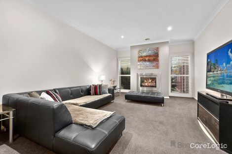 Property photo of 37 Henry Lawson Drive Pakenham VIC 3810