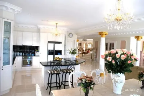 Property photo of 11 The Sovereign Mile Paradise Point QLD 4216