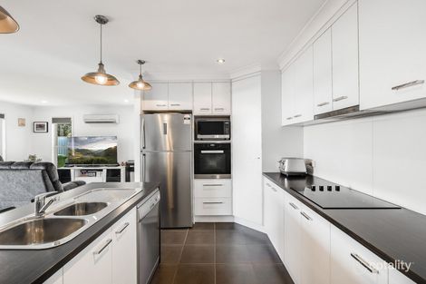 Property photo of 2/33 Bouganvillea Drive Middle Ridge QLD 4350