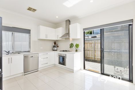 Property photo of 1/5 Parsons Avenue Springvale VIC 3171