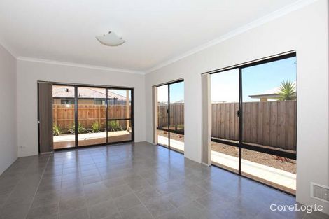 Property photo of 17 Lomatia Ramble Halls Head WA 6210