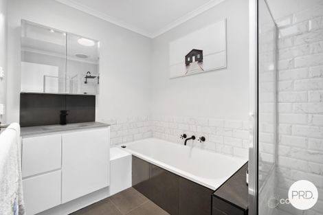 Property photo of 1/430 Gillies Street North Wendouree VIC 3355