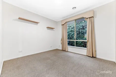 Property photo of 101 Marisa Crescent Berwick VIC 3806