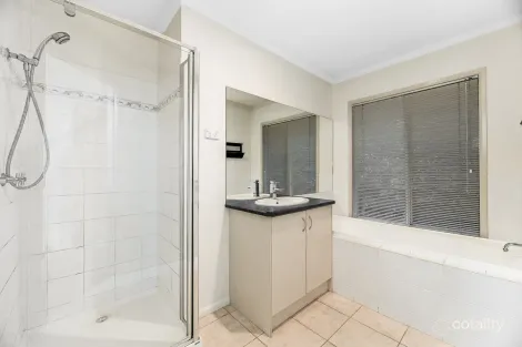 Property photo of 101 Marisa Crescent Berwick VIC 3806