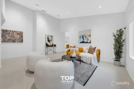 Property photo of 7 Bronson Circuit Cranbourne North VIC 3977