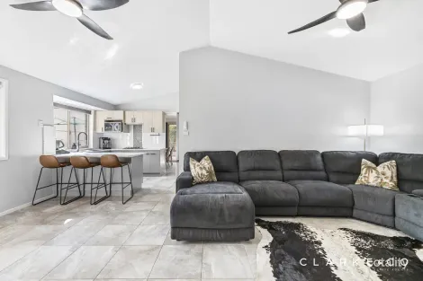 Property photo of 3 Douglas Close Largs NSW 2320