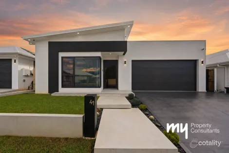 Property photo of 41 Mount Pleasant Drive Menangle Park NSW 2563