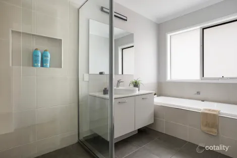 Property photo of 74 Daffodil Crescent Wallan VIC 3756