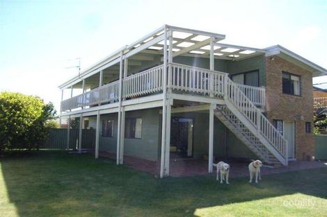 Property photo of 33 Hibiscus Close Maloneys Beach NSW 2536