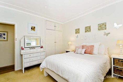 Property photo of 5 Carpenter Crescent Warriewood NSW 2102