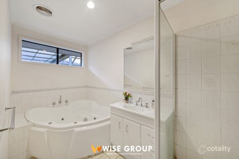 Property photo of 46 Lake View Drive Narre Warren South VIC 3805