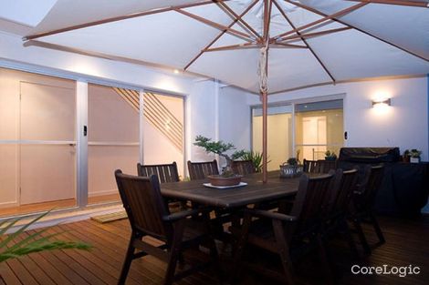 Property photo of 2/22 Eider Avenue Paradise Point QLD 4216