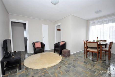 Property photo of 8 Rylandes Drive Gladstone Park VIC 3043