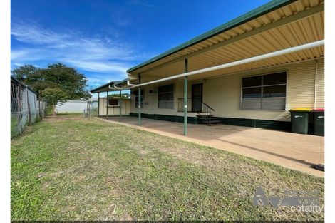 9 Bean St, Blackwater, QLD 4717