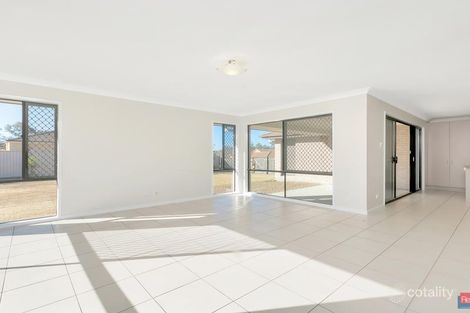 Property photo of 10 Piccadilly Court Deebing Heights QLD 4306