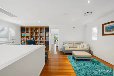 Property photo of 9 Maldives Place Parrearra QLD 4575