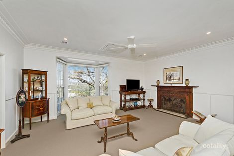 Property photo of 36 Streeton Crescent Ivanhoe East VIC 3079
