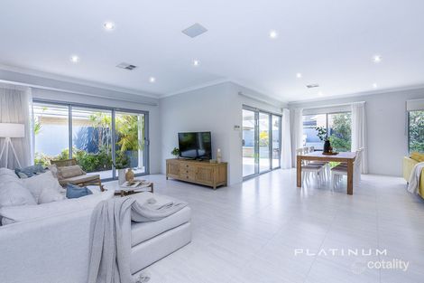 Property photo of 14 Torridge Approach Piara Waters WA 6112