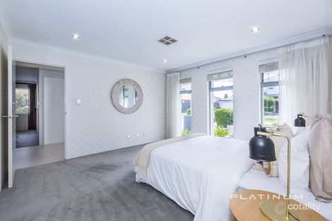 Property photo of 14 Torridge Approach Piara Waters WA 6112