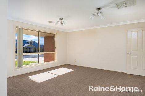 Property photo of 8 Cowan Place Lloyd NSW 2650