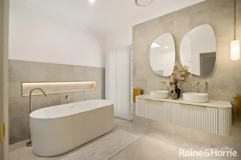 Property photo of 30 Kings Point Drive Kings Point NSW 2539