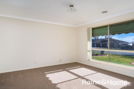 Property photo of 8 Cowan Place Lloyd NSW 2650