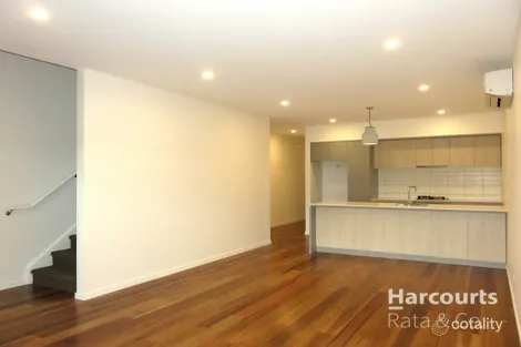 Property photo of 36 Sharp Circuit Mill Park VIC 3082