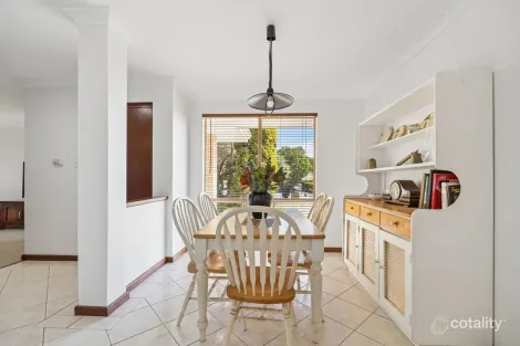 Property photo of 5 Milton Court Beldon WA 6027