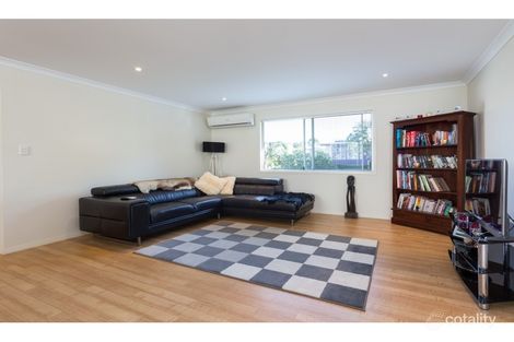 Property photo of 19 Otaki Road Yeronga QLD 4104