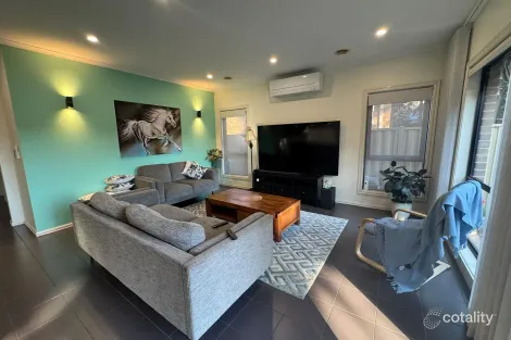 Property photo of 11 Deepdene Street Caroline Springs VIC 3023