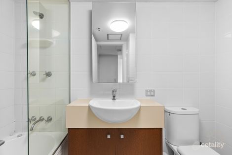 Property photo of 17/170 Leichhardt Street Spring Hill QLD 4000