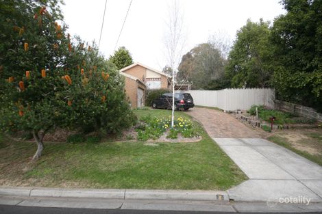 8 Rosemary Ave, Croydon Hills, VIC 3136