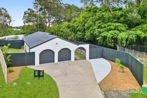 1/16 Davebill Ct, Labrador, QLD 4215